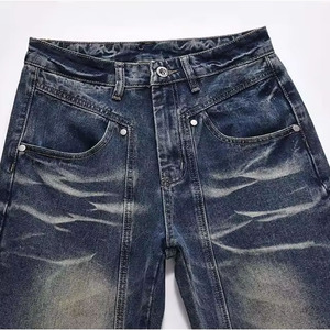 Vaqueros de mezclilla rectos de lavado claro para hombre, a la moda, con rasgaduras y estilo relajado, perfectos para hombres con estilo Y2K y streetwear. - Product Image 5