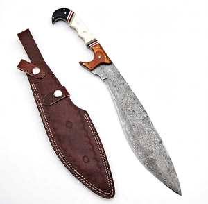 Outil utilitaire lourd en acier Damas artisanal avec manche segmenté en os et bois, pièce de présentation exécutive - Product Image 1
