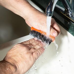 Lot de 6 brosses à ongles de qualité professionnelle pour salon, avec poignée confortable et soies rigides, pour le nettoyage des mains et des ongles - Product Image 5