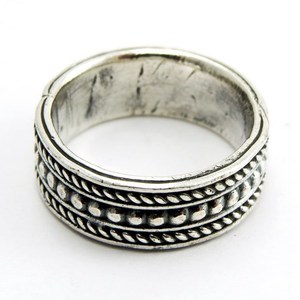 Bague Chrétienne Bohème en Argent Sterling 925, Oxydée et Unie, Collection Shri Ashapura Jewels Stability Grounding, par un tiers - Product Image 1