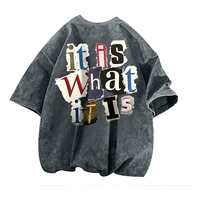 Camiseta Oversize de Hombre con Estampado 'It Is What It Is', Manga Corta, Cuello Redondo, Estilo Casual Urbano, Algodón Rojo