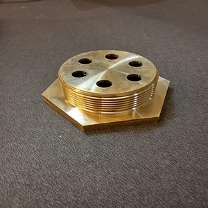Raccord industriel en laiton poli Lucky Brass pour élément chauffant électrique, 2 pouces BSP avec 6 trous pour tuyau de 8,5 mm - Product Image 2