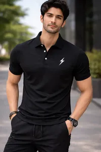 เสื้อยืดโปโลสีแดงเลือดนกพรีเมียมสำหรับผู้ชายของซาฟาอา -แขนสั้นทรงเข้ารูป - Product Image 5