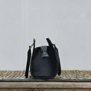 Bolso de Mano de Cuero de Lujo y Estilo Speedy con Diseño a Cuadros Verde Azulado y Floral Marrón, Panel de Cuero Vacuno Duradero con Bordado - Product Image 4
