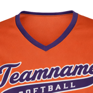 Camiseta de Softbol Sublimada con Cuello en V, Naranja y Morado, Uniforme Personalizado para Equipo con Número y Diseño Impreso en la Espalda - Product Image 4