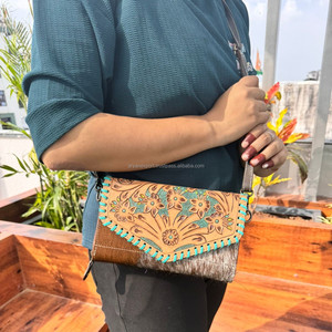 Pochette de sculpture usinée en cuir de vachette véritable de haute qualité en cuir véritable portefeuilles à bandoulière Collection d'embrayage multi-usages pour femmes - Product Image 2