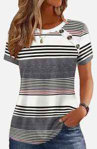 Camiseta de mujer con estampado de rayas y elegante detalle de botones, manga corta - Product Image 6
