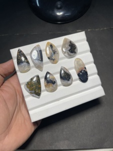 พลอยคริสโซคอลล่าธรรมชาติทรงคาโบชองสีน้ำเงินเขียวขัดเงา ผู้จัดจำหน่ายพลอยคริสโซคอลล่าขายส่ง - Product Image 2