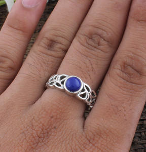 Anillo de Boda Solitario Clásico Bohemio Hecho a Mano con Lapislázuli de Corte Brillante en Plata de Ley 925 con Engaste de Bisel, Certificado - Product Image 5