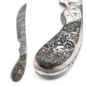 Cuchillo de caza hecho a mano de acero de Damasco, hoja de 0.45mm de grosor con punta de clip y espiga completa de 19cm, mango de hueso de camello con grabado láser, OEM - Product Image 5