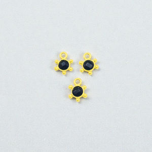 จี้เงินแท้ 925 ชุบทอง ประดับด้วยพลอยออนิกซ์สีดำ งานแฮนด์เมด สำหรับทำสร้อยคอและสร้อยข้อมือ - Product Image 1