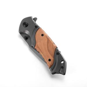 Navaja de Bolsillo Plegable de Supervivencia y Camping, con Hoja de Acero Inoxidable y Titanio, Mango de Madera Grabado Personalizado - Product Image 5