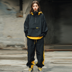 ชุดวอร์มกันลมกันน้ำ OEM สำหรับผู้หญิง เสื้อแจ็คเก็ต กางเกงขายาว เสื้อคลุมสำหรับตั้งแคมป์ เสื้อกันฝนแบบมีฮู้ด - Product Image 6