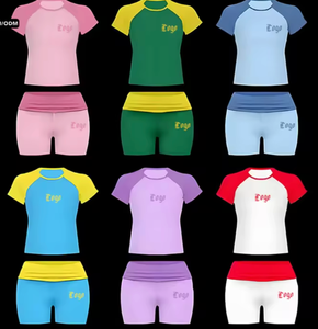 Set Estivo da Donna Personalizzato: Top Slim Fit e Pantaloncini Pieghevoli, <span class=keywords><strong>Due</strong></span> Pezzi Sopra il Ginocchio, Bicolore, Comodo ed Elegante - Product Image 1