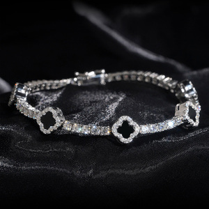 Pulsera Cubana de Lujo para Hombre en Oro Rosa con Diamantes Naturales de Corte Brillante Redondo y Baño de Rodio Negro para Novios - Product Image 2