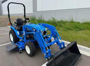 Prix Spécial Tracteur LS avec Tondeuse Rotative, Moteur 24 CV, Chargeur Frontal et Engrenage de 60 Pouces Disponible - Product Image 4