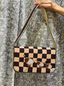 Sac à bandoulière artisanal perlé motif canard, pochette de créateur à motif à carreaux, sac à main tendance pour femme avec rabat - Product Image 4