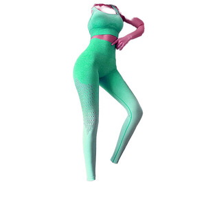 Vente directe usine – Ensemble de sport et yoga pour femme ultra-extensible, motif uni en dentelle, vêtements de sport écologiques, leggings sans couture à séchage rapide - Product Image 5