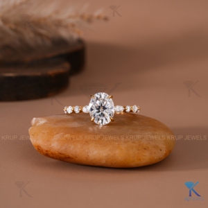 Anillo de compromiso con halo oculto de diamante cultivado en laboratorio, corte ovalado E VVS 2, oro amarillo macizo, joyería fina para mujer, uso diario. - Product Image 1