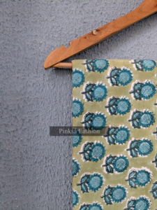 Tela de Algodón Peinado Estampada a Bloque Hecha a Mano en Jaipur, con Estampado Floral Teal, Tela India al por Mayor para Prendas de Mujer y Niña - Product Image 6