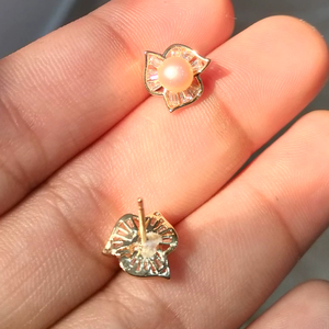 ต่างหูมุกลายดอกไม้อินเทรนด์น่ารักสวมใส่ในชีวิตประจำวันเครื่องประดับมุกชุบทอง - Product Image 2
