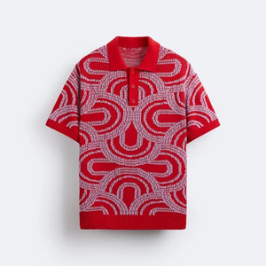 เสื้อเชิ้ตผู้ชายสีแดงถักนิตติ้ง ระบายอากาศได้ดี มีโลโก้ด้านหน้า แขนสั้น ทรงสมาร์ทแคชชวล ปกคอพับได้ - Product Image 1