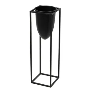 Elegante macetero metálico alto y estrecho con soporte, diseñado para pasillos y corredores para optimizar el espacio vertical de manera eficiente. - Product Image 1