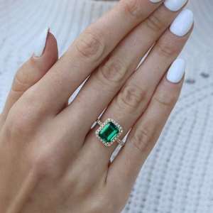 Anillo de Diamantes de Lujo con Corte Esmeralda en Oro de 14K con Halo de Diamantes, Joyería Fina, Anillo de Compromiso para Mujer, Certificado IGI - Product Image 5