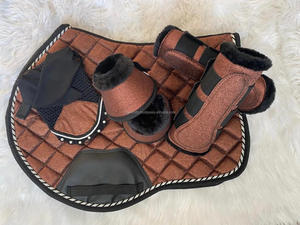 Vente en gros de tapis de selle de cheval régulier anglais coussin de course équestre matelassé avec doublure en mousse et poly coton - Product Image 4