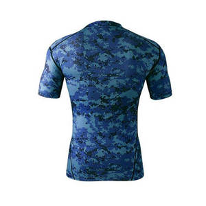 Excellent fabricant de rashguards pour hommes, entièrement personnalisables, respirants, à manches courtes, de haute qualité, très demandés et très tendance. - Product Image 4