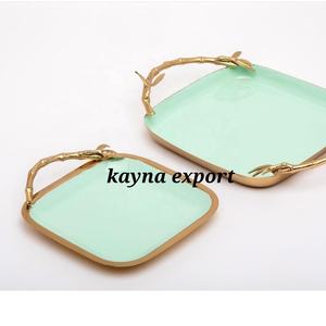 Venta caliente bandeja de metal nuevo diseño hecho a mano bandeja de fundición de metal chapado en oro con hoja de bambú diseño mango bandeja de servicio - Product Image 1