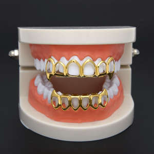 Grilles à dents en or diamant 6 sur 6 personnalisées sans moissanite Grilles à dents simples en or massif 14 carats 10 carats Brillant Bling Haut et bas Grillz - Product Image 3