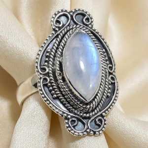 Anillo llamativo de piedra lunar arcoíris Marquise – Anillo gótico de filigrana con gemas azules brillantes, hecho a mano, de plata, regalo para ella - Product Image 5