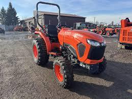 รถแทรกเตอร์ขนาดเล็กคุณภาพดีที่สุด Kubota L3902 ขับเคลื่อน 4 ล้อ 38 แรงม้า ดีเซล พร้อมที่ตักดินและรถขุดหลัง สำหรับใช้งานในฟาร์ม พร้อมเกียร์และเครื่องยนต์ - Product Image 2