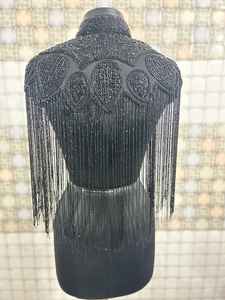 Capelet à franges multicolores orné de paillettes et de perles |   Bijou de corps bohème à porter sur l'épaule pour la danse du ventre, Coachella et les boîtes de nuit - Product Image 4