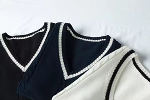 Gilet sans manches en tricot pour homme, couleur unie, col en V, en acrylique, léger, pour l'automne, pull sans manches très vendu pour homme - Product Image 2