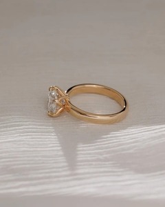 Nouvelle conception de bague de fiançailles pour femme avec diamant de laboratoire, solitaire à 6 griffes, or 18 carats, bague de demande en mariage certifiée IGI, clarté VVS2, blanc E - Product Image 6