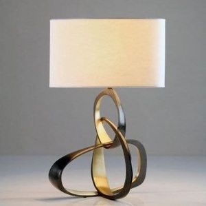 Lámpara de Mesa Moderna de Lujo con Escultura Abstracta de Anillo, Acabado en Metal Dorado, Pantalla de Tela Blanca, Decoración Art Deco para Sala de Estar o Dormitorio - Product Image 4