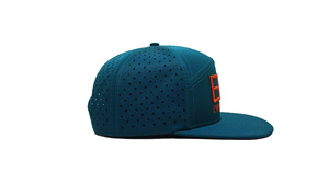 Casquette Snapback Adulte 7 Panneaux Personnalisable avec Logo Brodé et Trous Découpés au Laser – Performance Respirante, Tendance Hip Hop, Style Urbain - Product Image 4