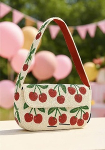 Sac à main en coton brodé fait main avec motif cerise, forme rectangulaire, artisanat textile - Product Image 2