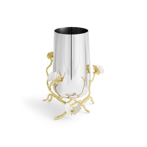 Vase de luxe Saleem International 2026 en métal couleur argent, motif grenade et feuille de ginkgo marron doré - Product Image 1