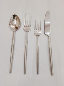 Ensemble de couverts de luxe en acier inoxydable avec manches martelées forgées à la main, finition polie miroir, pour hôtels 5 étoiles - Product Image 2
