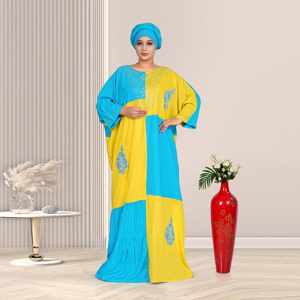 Kaftan bicolore en rayonne avec broderies complexes, détails élégants en panneaux et silhouette fluide longue jusqu'au sol - Product Image 2