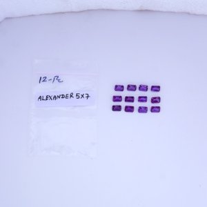 พลอยอะเล็กซานไดรต์สีม่วงแบบหลวม 12 เม็ด ขนาด 5x7 มม. ทรงเหลี่ยมมรกต แท้ 100% พร้อมสีเปลี่ยนแปลงสำหรับทำเครื่องประดับ - Product Image 4