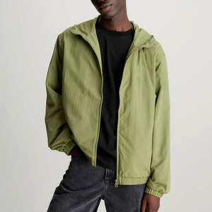 Veste coupe-vent à capuche légère et fine en nylon imperméable pour homme, avec cordon de serrage, fermeture éclair, logo personnalisé, streetwear, coupe oversize - Product Image 5