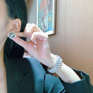 Boucle d'oreille en argent 925 de style français, perle verte paon et noire, 10-11 mm, perles naturelles presque parfaites - Product Image 3