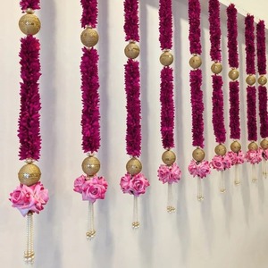 Guirlandes murales florales traditionnelles en tissu Gajra, roses et dorées, perlées, pour entrées, mariages, Diwali, Ramadan, et décorations de portes - Product Image 1