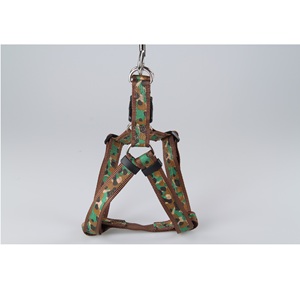 Harnais pour animaux de compagnie en nylon multicouche, motif floral, OEM/ODM, résistant à l'eau, avec bande réfléchissante de sécurité, fournitures pour animaux de compagnie - Product Image 1