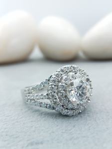 Anillo de Compromiso D'VINS JEWELS LR103 con Diamante Solitario VVS Personalizado, Certificado IGI, Oro Blanco, Corte Brillante, Moderno para Mujer - Product Image 2