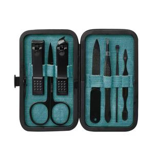 Kit de manucure et pédicure professionnel de dernière génération, outils de soin des ongles en acier inoxydable avec un élégant étui de voyage portable - Product Image 3